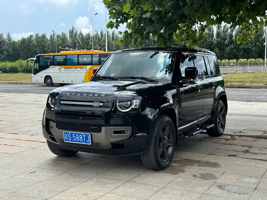 Land Rover Defender — фото 1