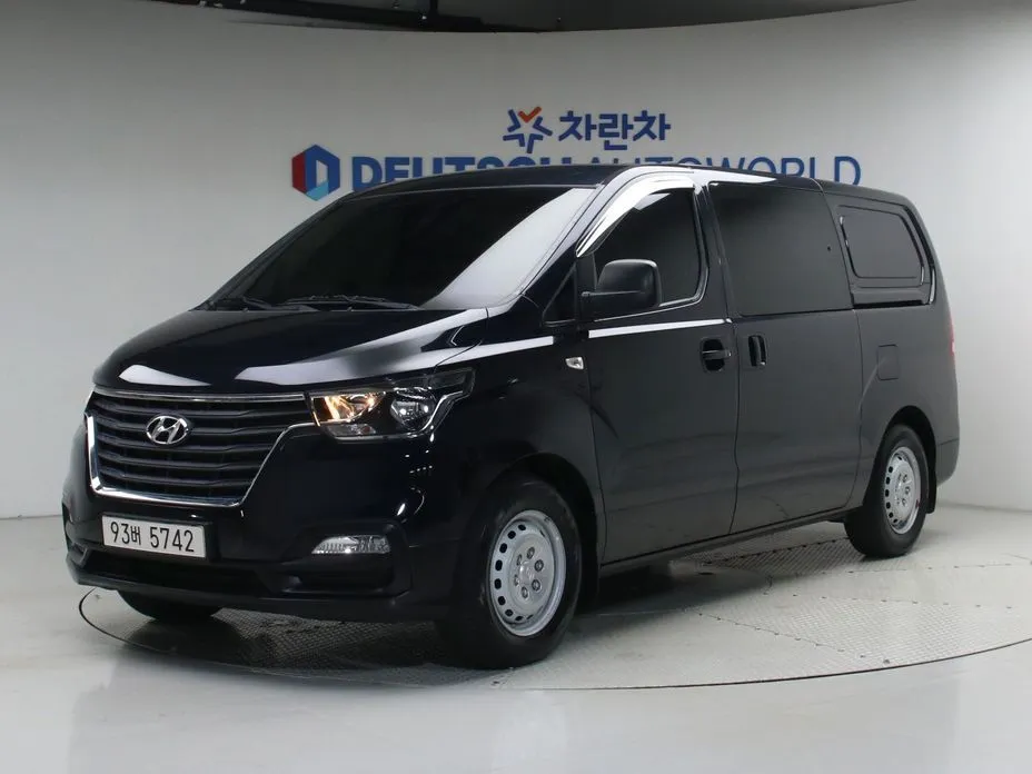 Hyundai Starex — фото 1