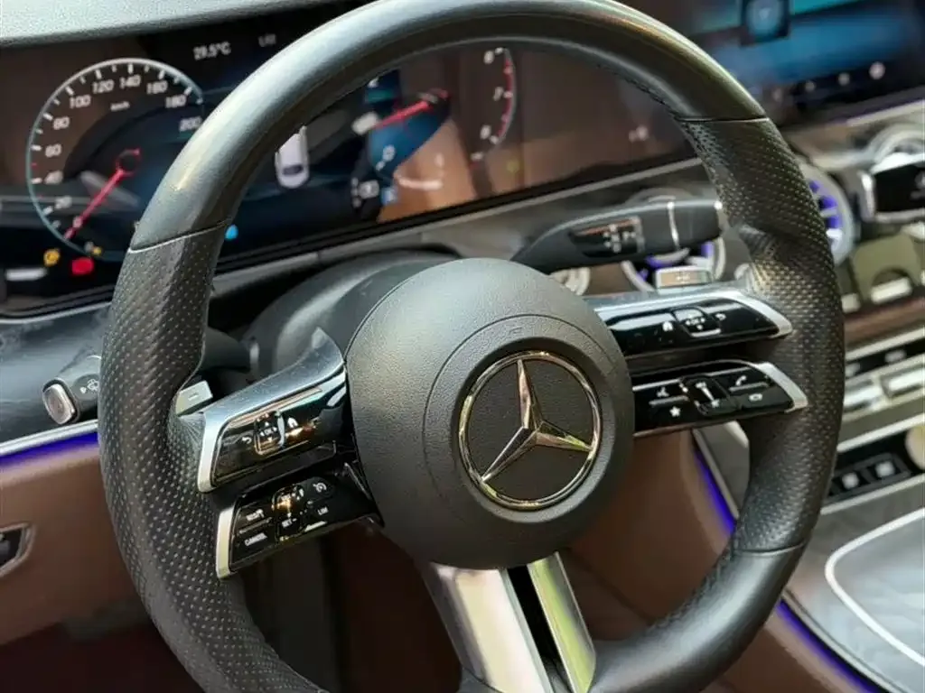 Mercedes-Benz E-Class (Import) — фото 6