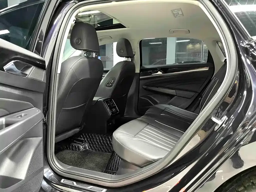 Volkswagen Passat — фото 10