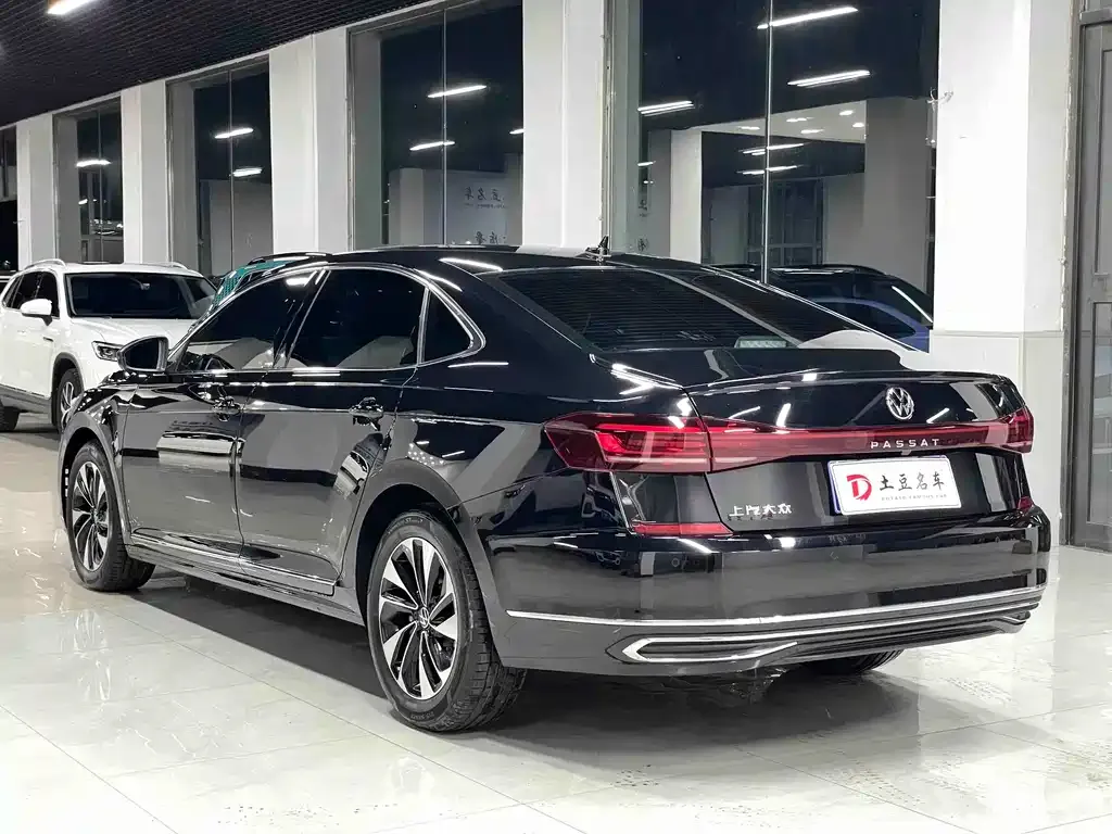 Volkswagen Passat — фото 4