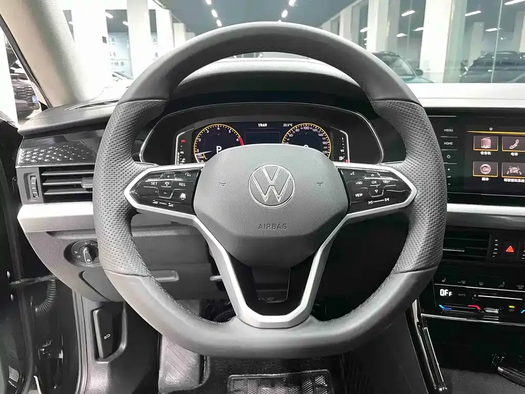 Volkswagen Passat — фото 8
