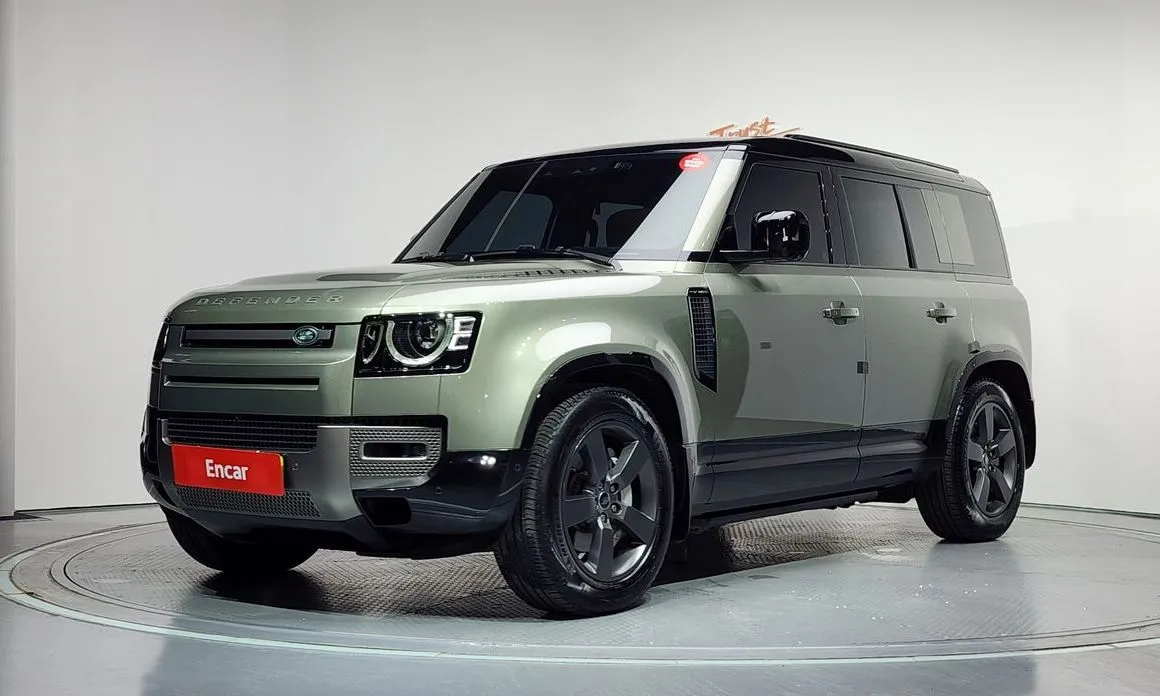 Land Rover Defender — фото 1