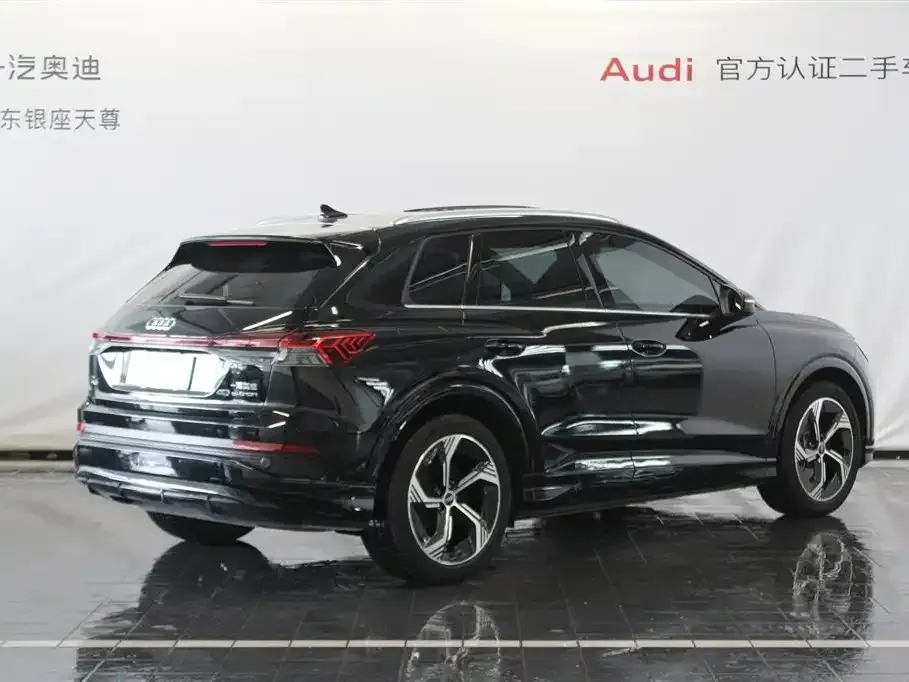 Audi Q4 e-tron — фото 10