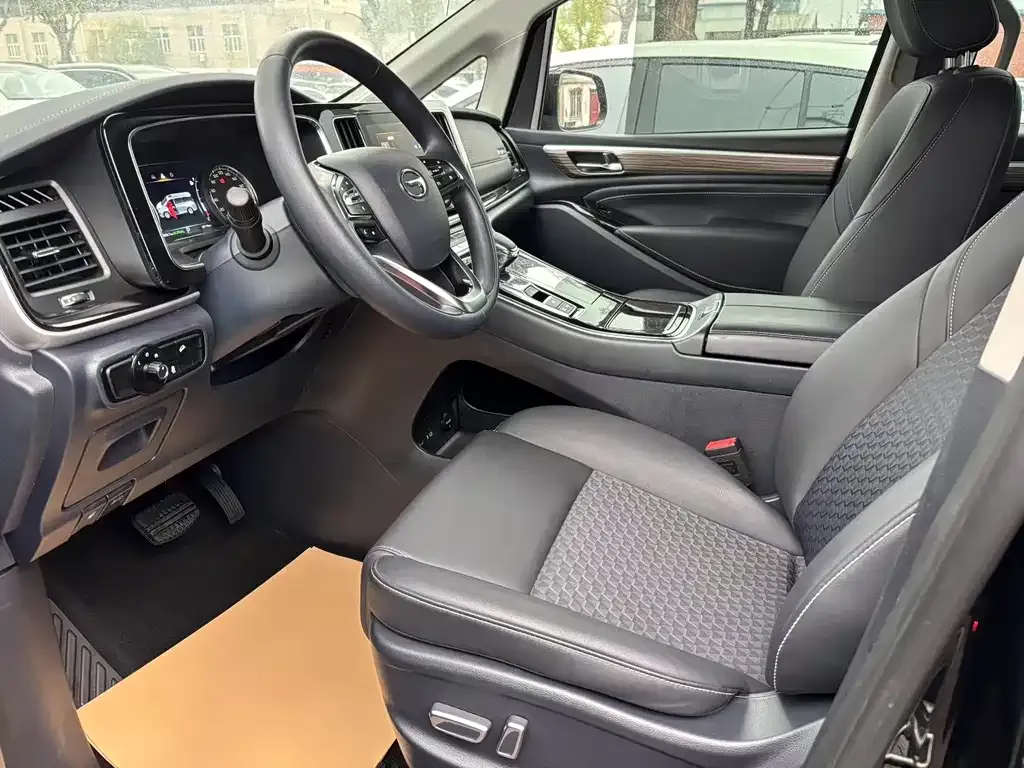 GAC Motor Trumpchi M8 — фото 2