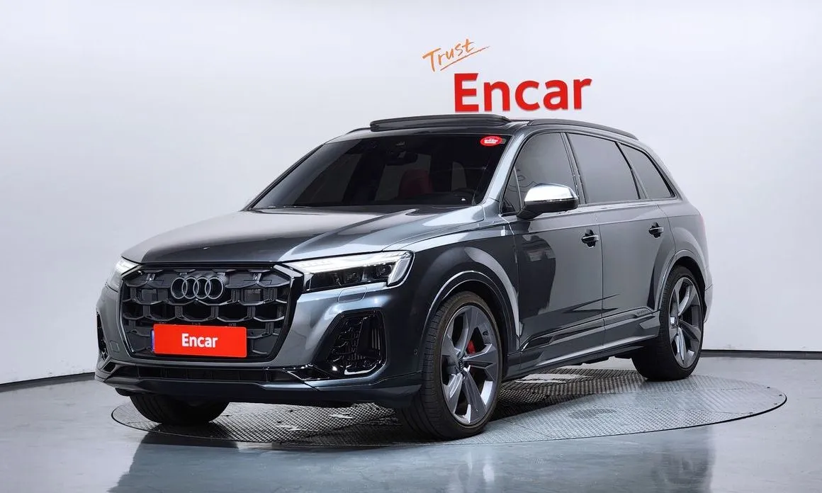 Audi SQ7 — фото 1