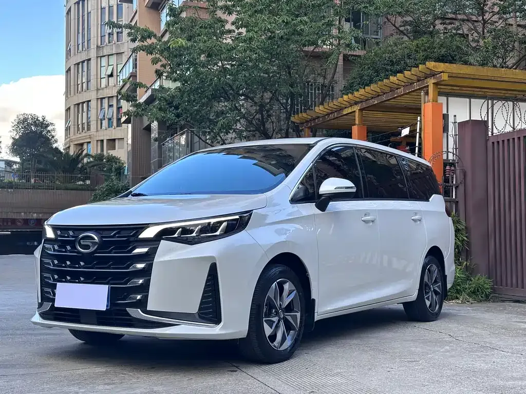 GAC Motor Trumpchi M6 — фото 1