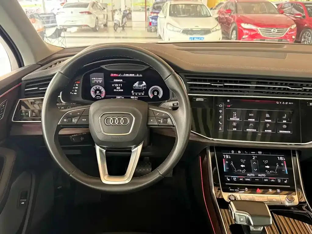 Audi Q7 — фото 5