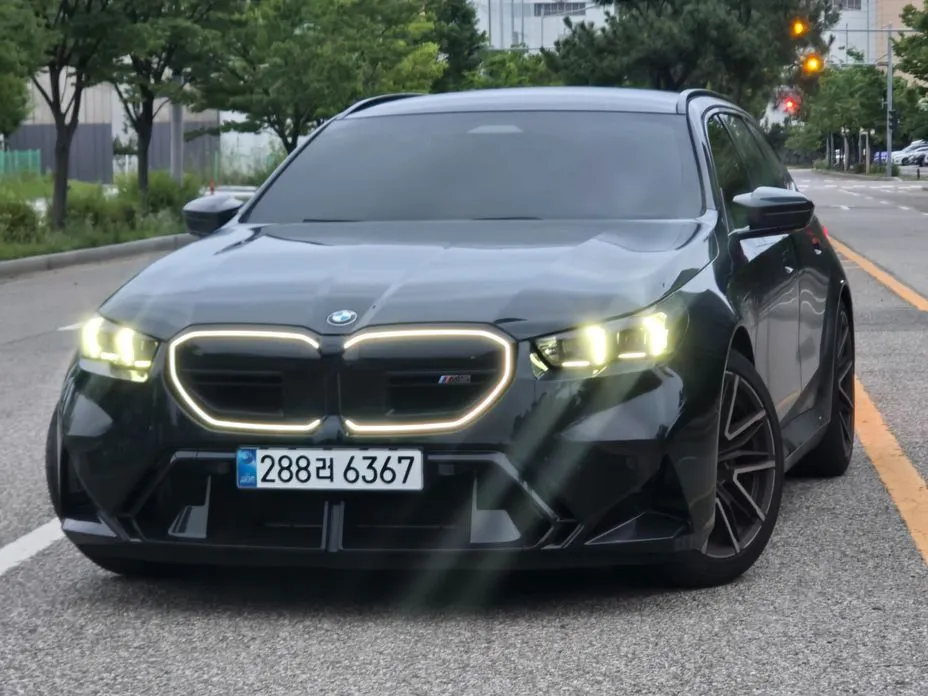 BMW M5 — фото 1