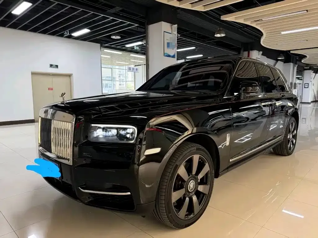 Rolls-Royce Cullinan — фото 1