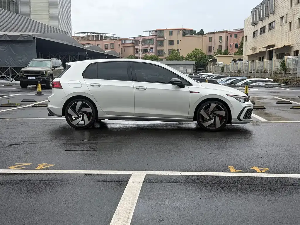 Volkswagen Golf GTI — фото 8