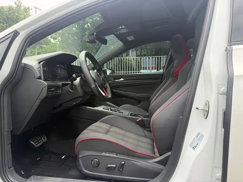 Volkswagen Golf GTI — фото 2