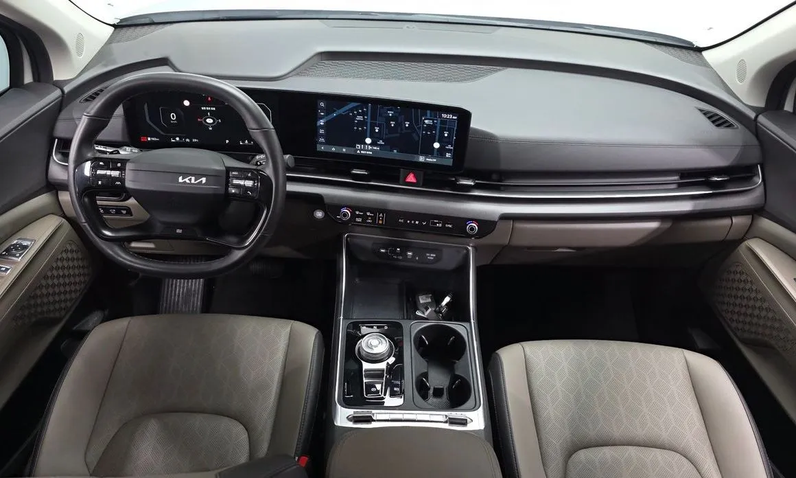 Kia Carnival — фото 10