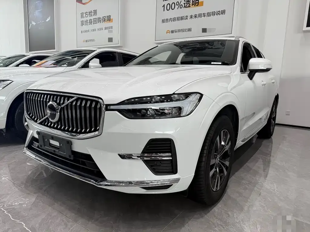 Volvo XC60 — фото 1