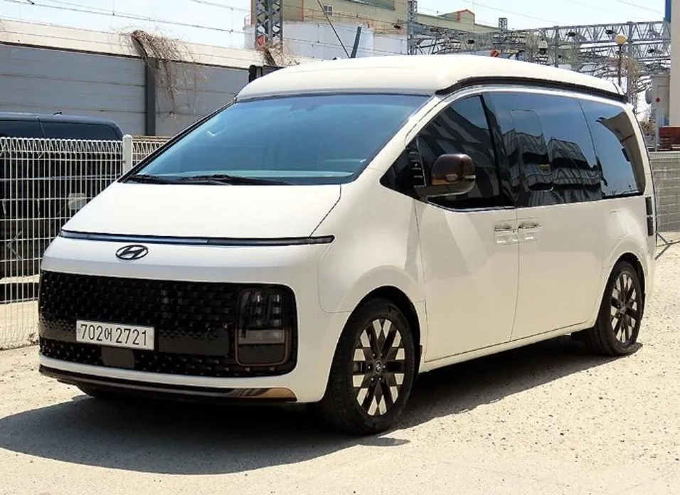 Hyundai Staria — фото 1