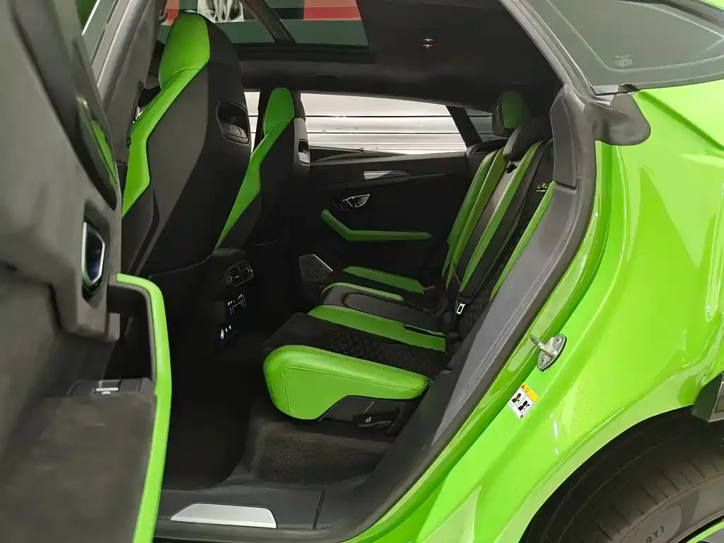 Lamborghini Urus — фото 7