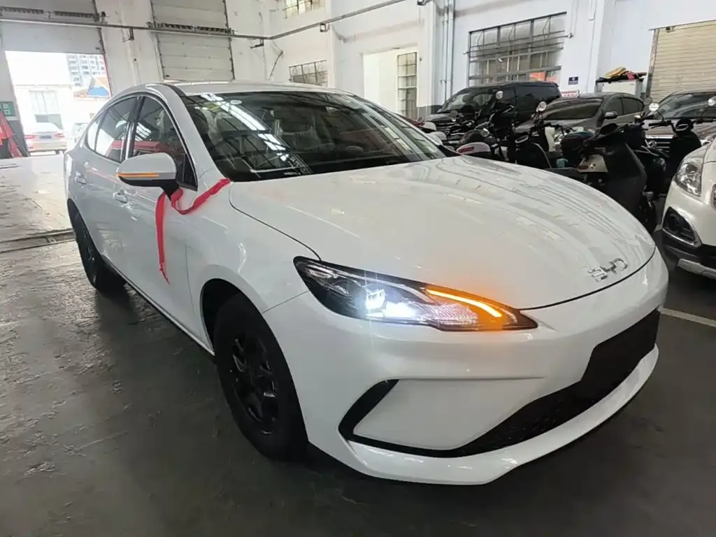 BYD Seal 05 DM-i — фото 4