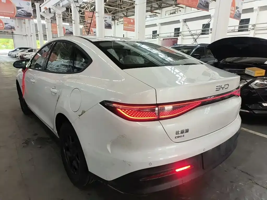 BYD Seal 05 DM-i — фото 7
