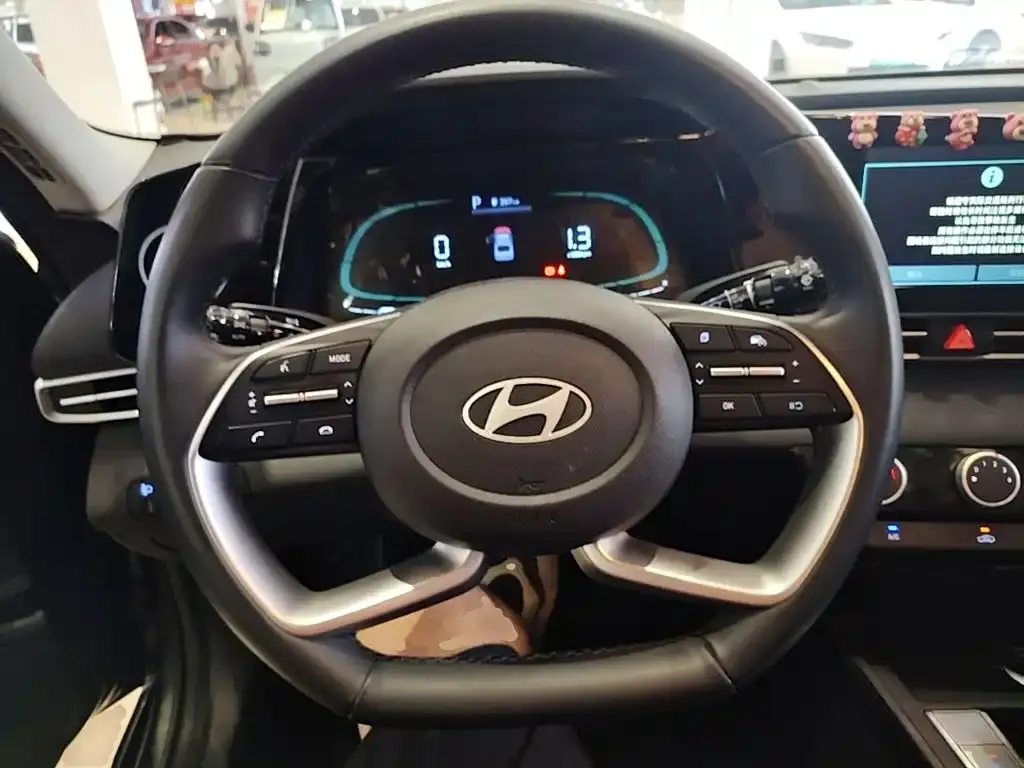 Hyundai Elantra — фото 6