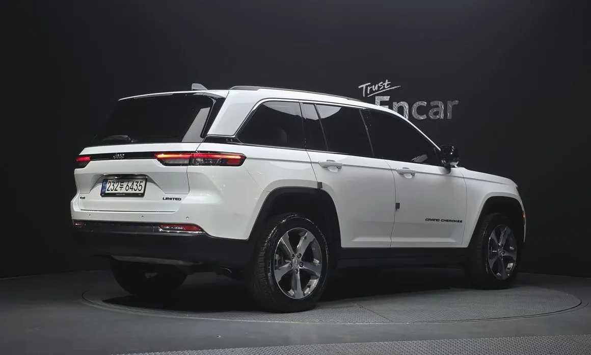 Jeep Cherokee — фото 2