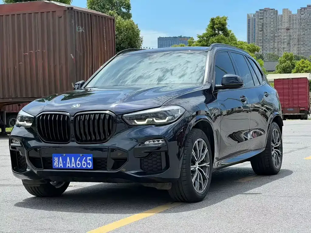 BMW X5 — фото 1