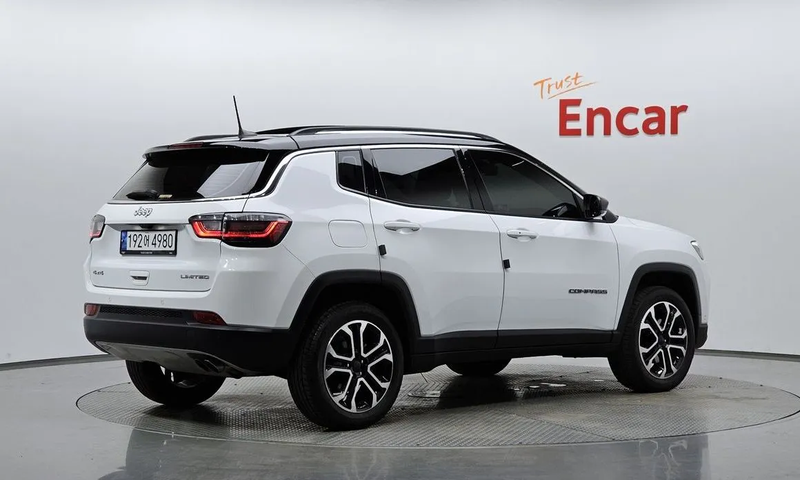 Jeep Compass — фото 7