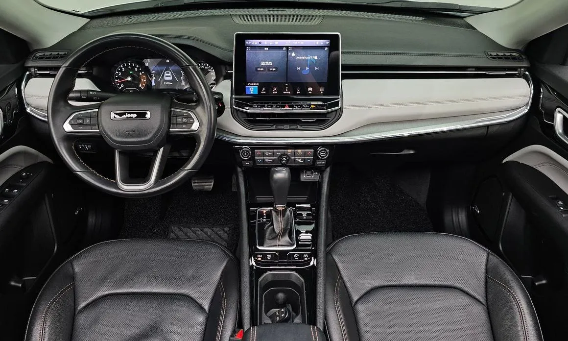 Jeep Compass — фото 8