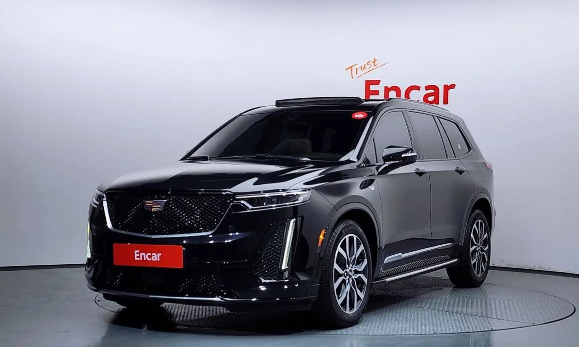 Cadillac XT6 — фото 1