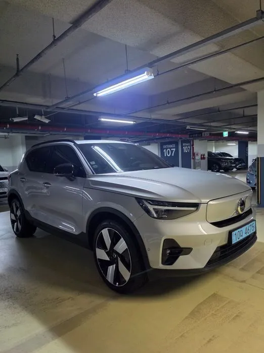 Volvo XC40 — фото 1