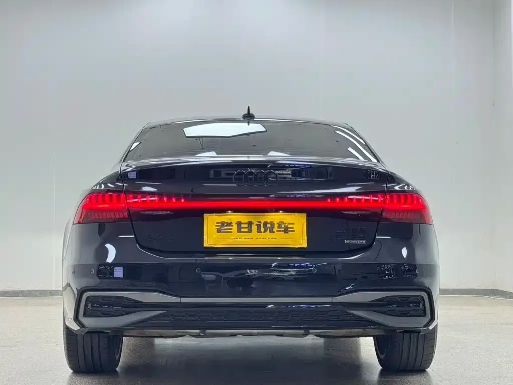 Audi A7L — фото 2