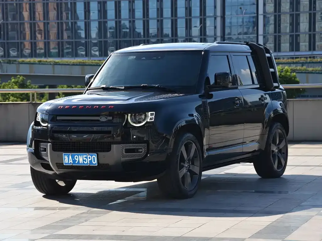 Land Rover Defender — фото 1