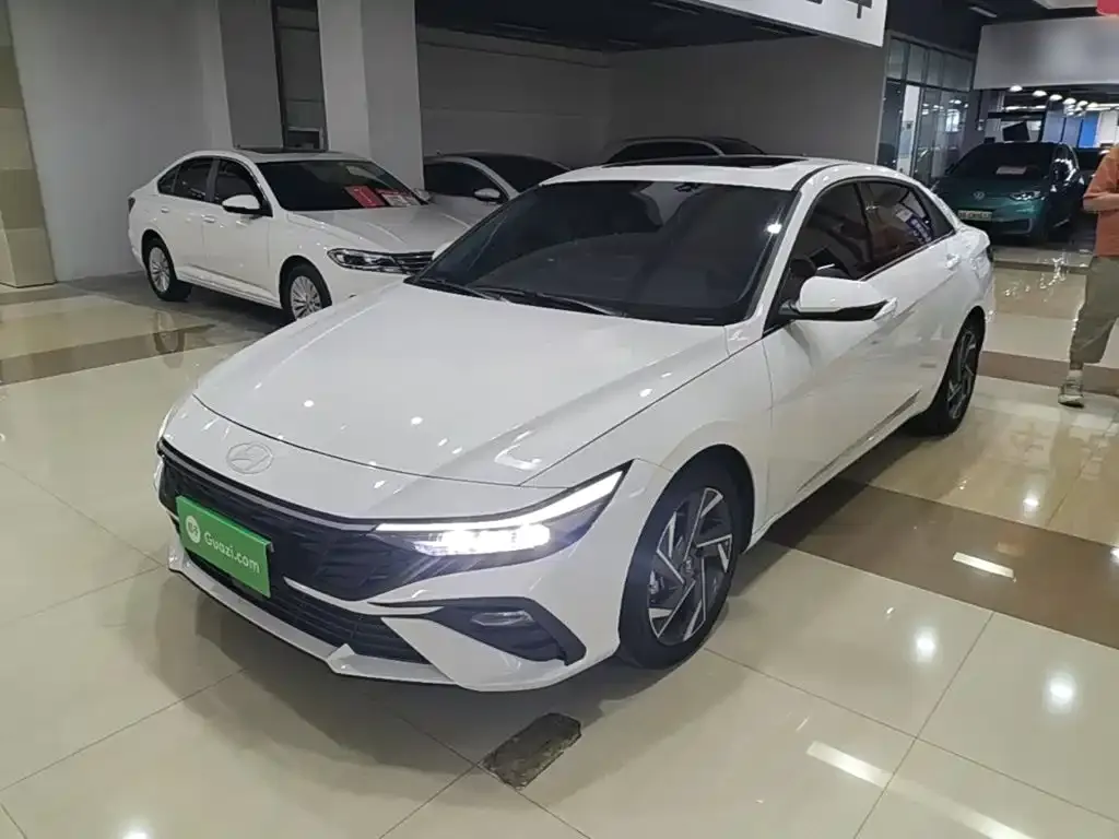 Hyundai Elantra — фото 2