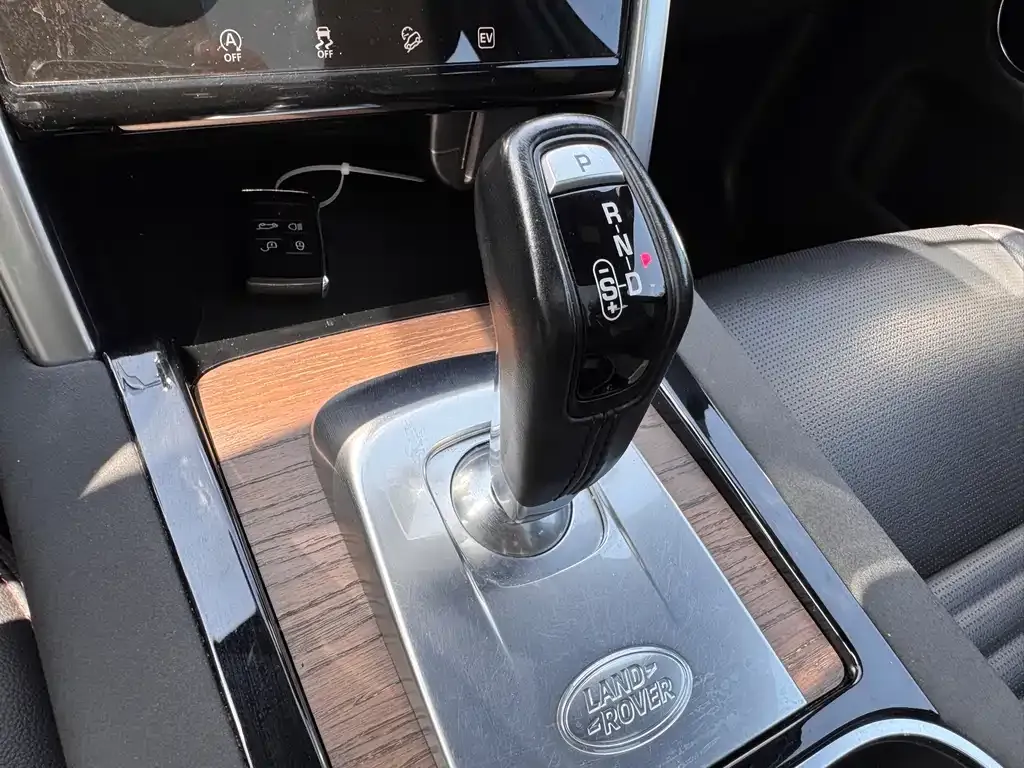 Land Rover Discovery Sport Hybrid — фото 4