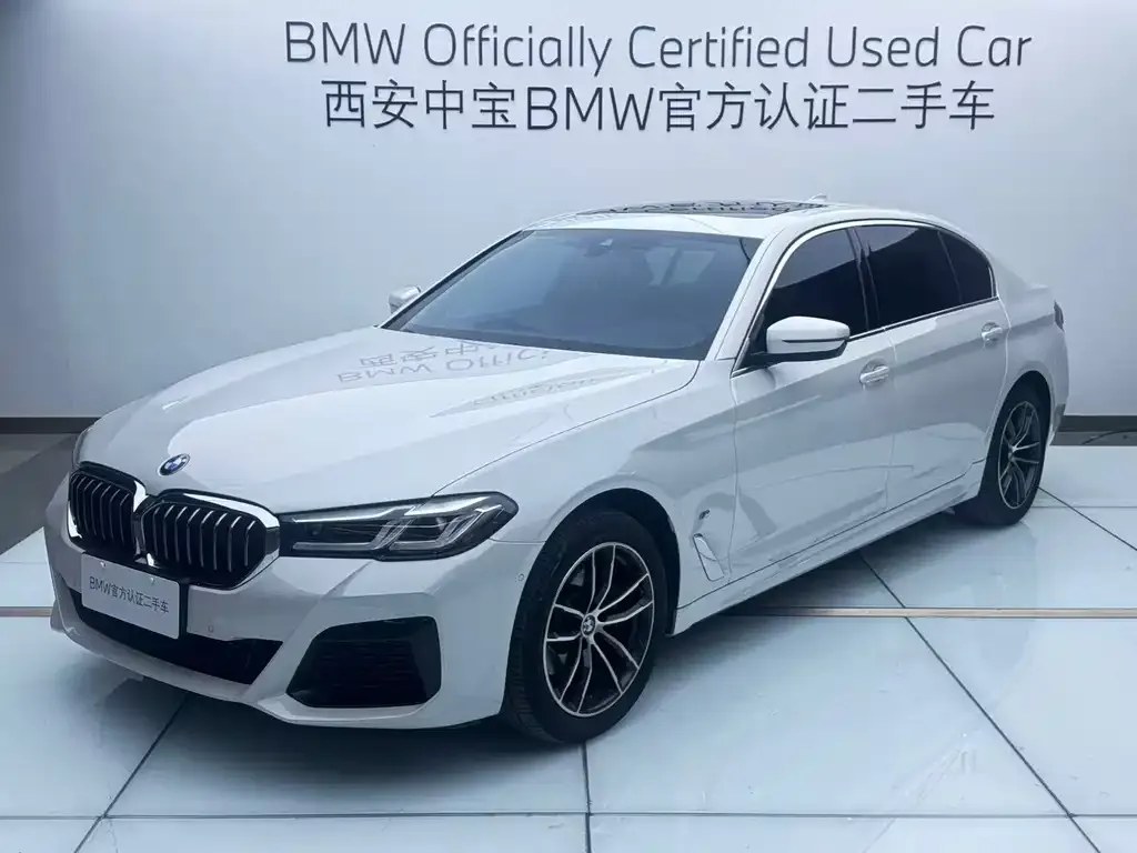 BMW 5 Series — фото 1