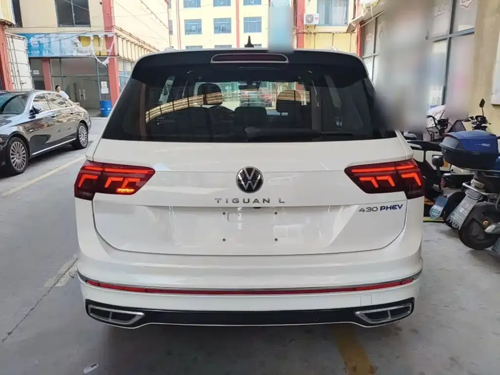 Volkswagen Tiguan L PHEV — фото 10
