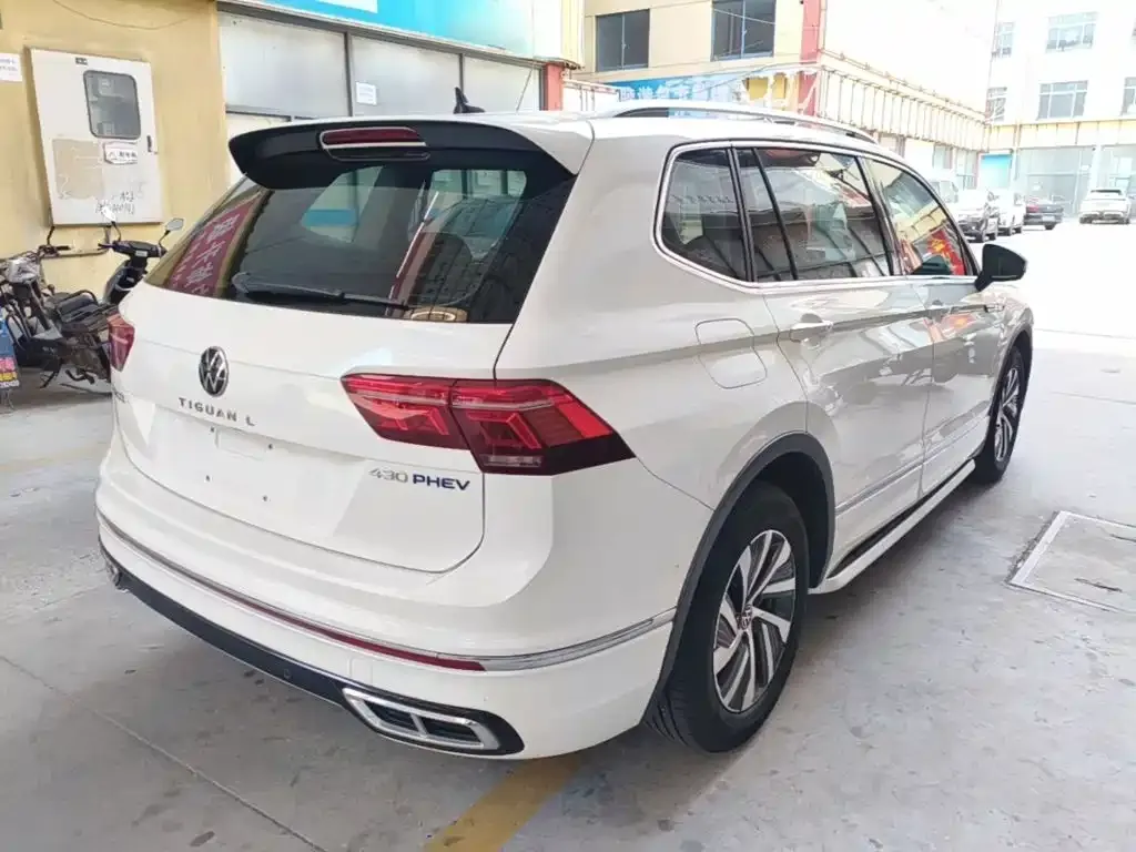 Volkswagen Tiguan L PHEV — фото 9