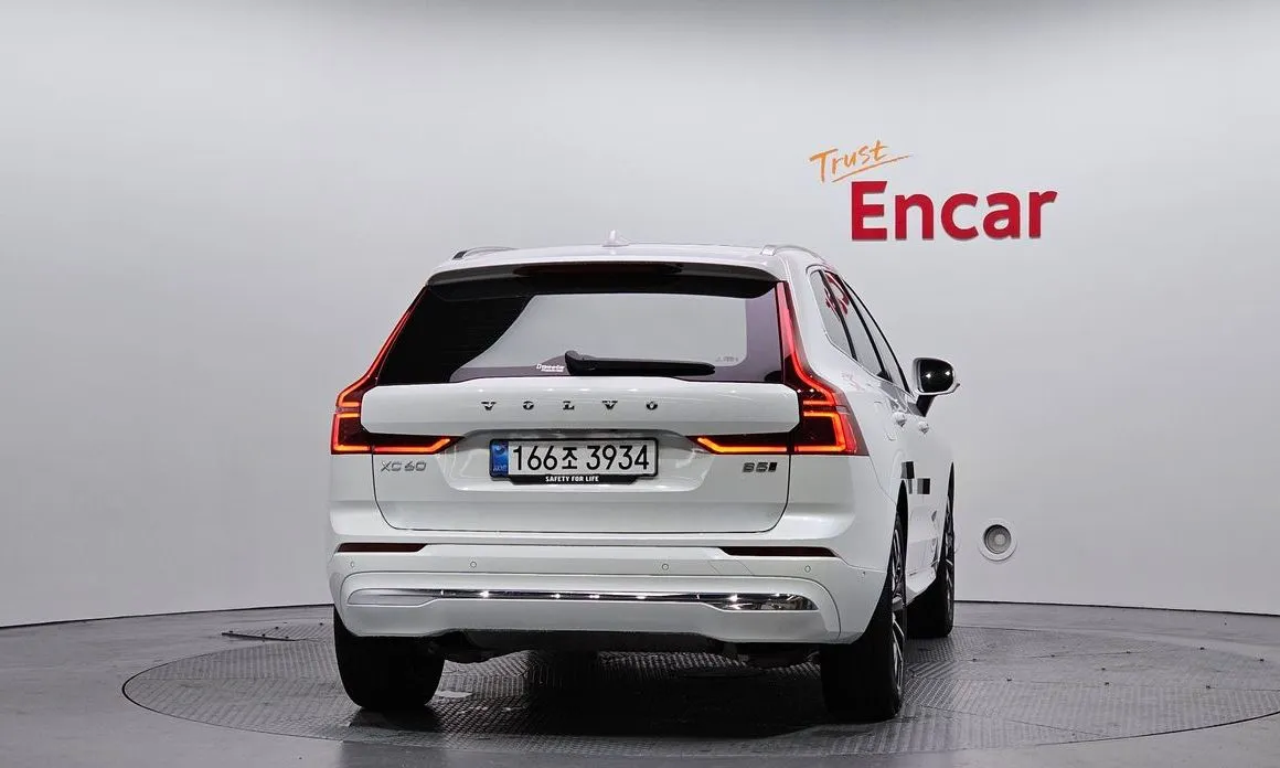 Volvo XC60 — фото 2