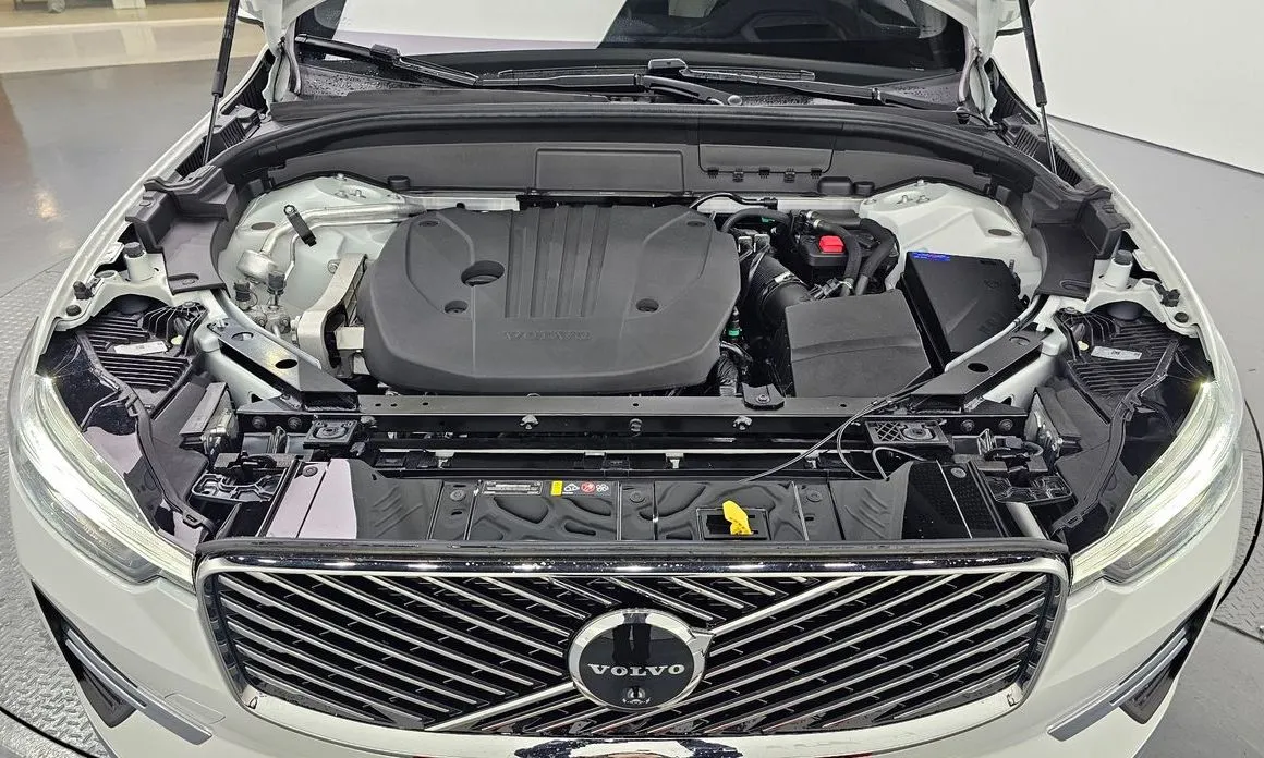 Volvo XC60 — фото 10