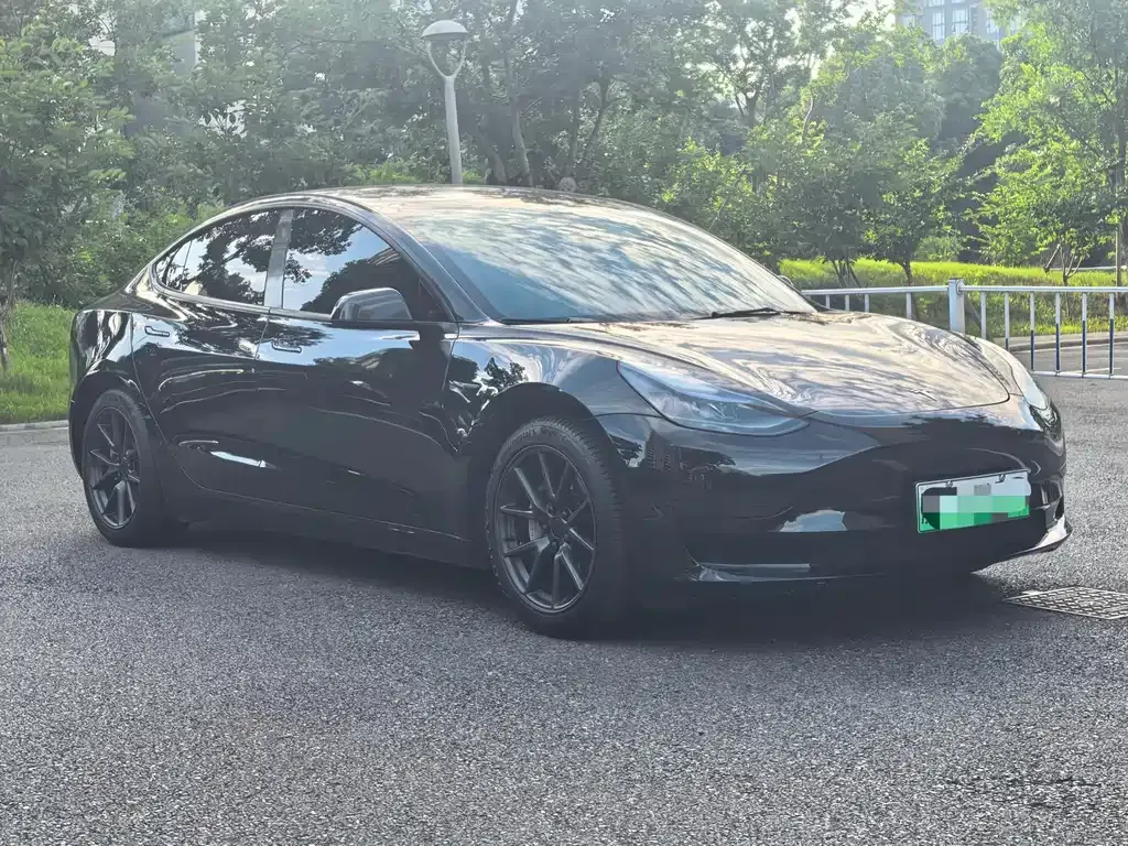 Tesla Model 3 — фото 7