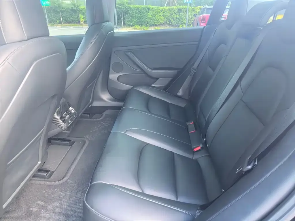Tesla Model 3 — фото 2