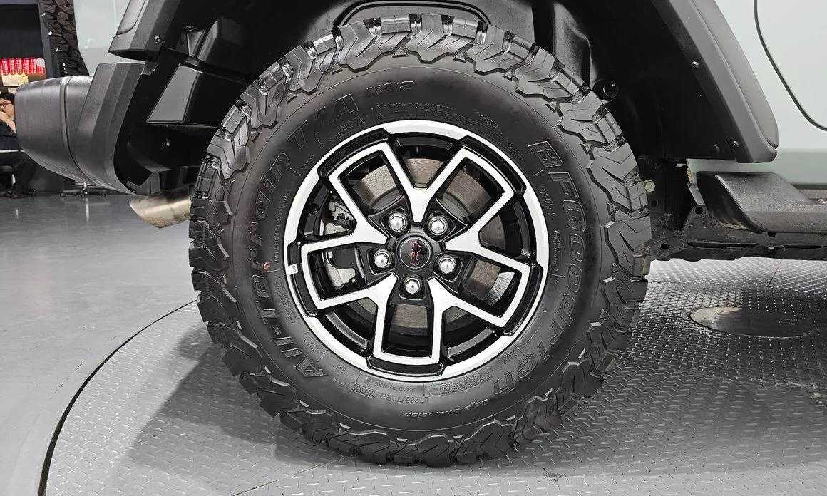 Jeep Wrangler — фото 6