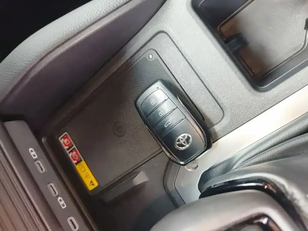 Toyota Prado — фото 2
