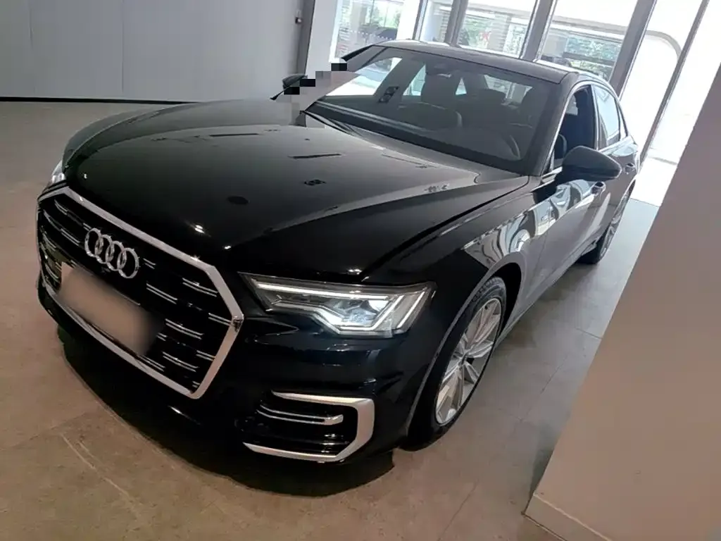 Audi A6L — фото 1