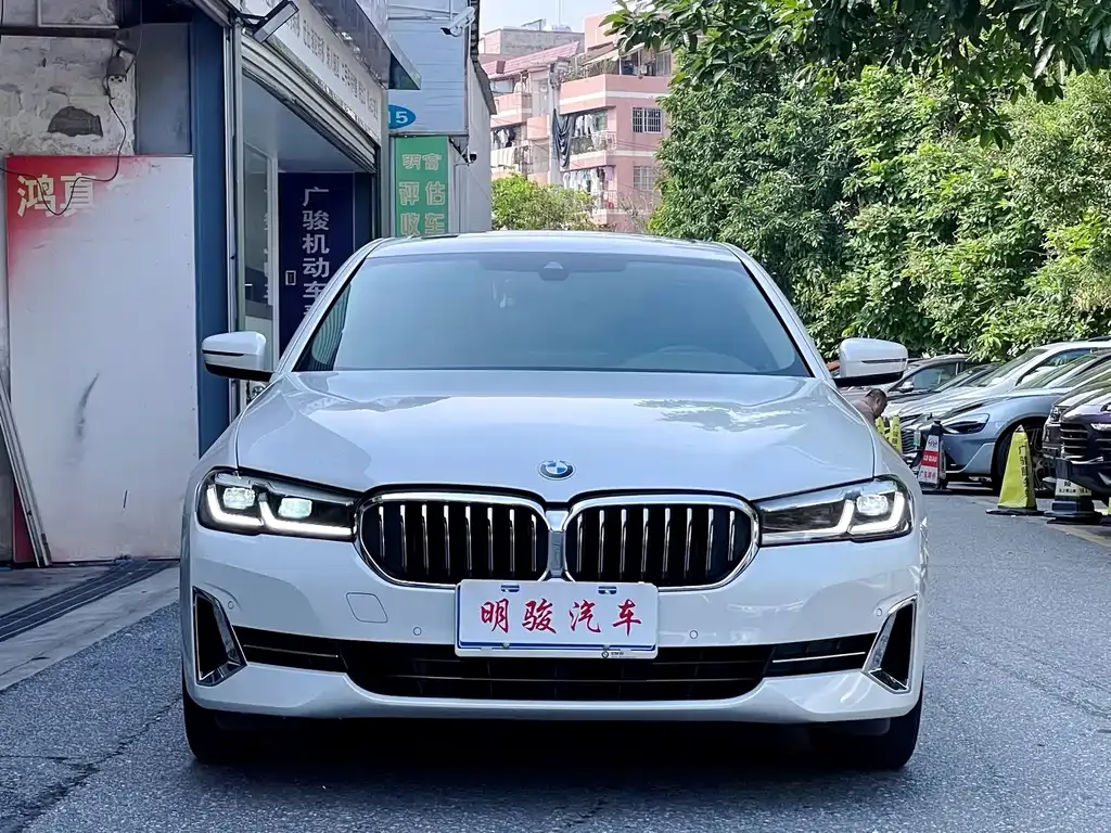 BMW 5 Series — фото 10