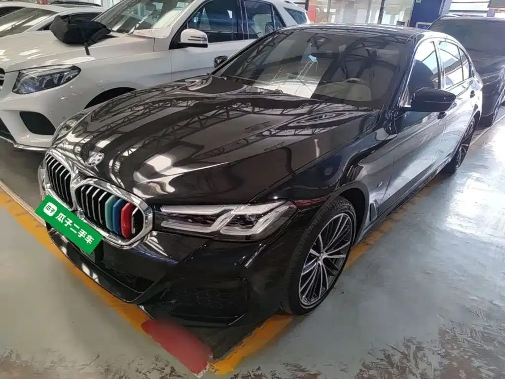 BMW 5 Series — фото 1