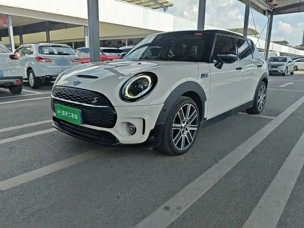 MINI Clubman — фото 1