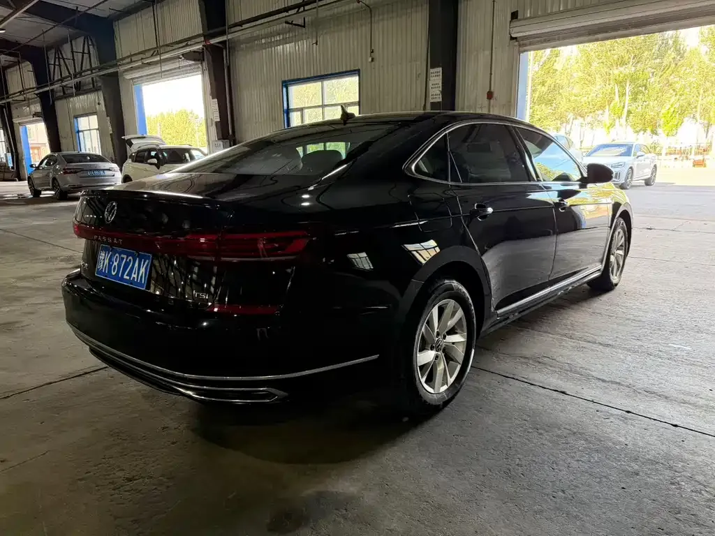 Volkswagen Passat — фото 3