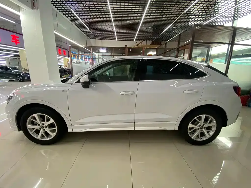 Audi Q3 Sportback — фото 8
