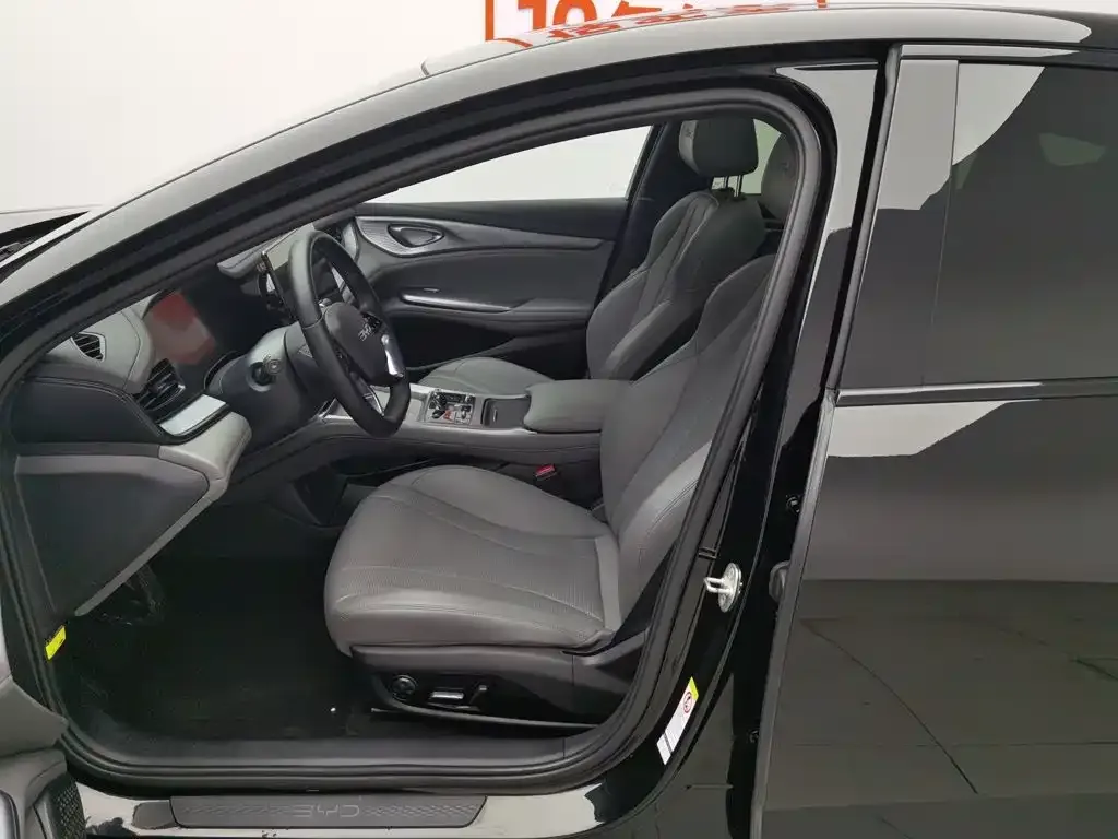 BYD Seal — фото 10