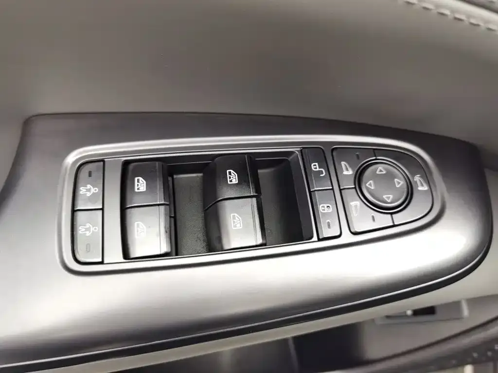 BYD Seal — фото 4